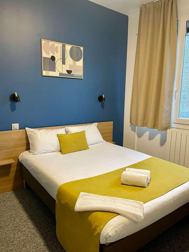 Brit Hotel Du Parc Niort Centre-Parking Gratuit Quarto foto