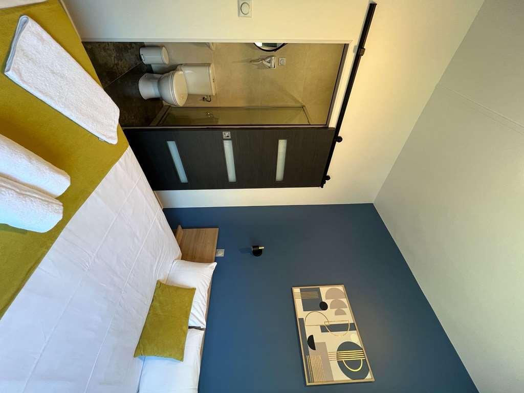 Brit Hotel Du Parc Niort Centre-Parking Gratuit Quarto foto